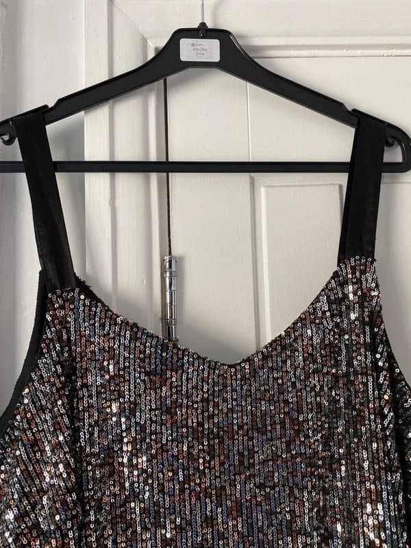 M&Co Silver & bronze Sequin Vest Top in black – M&Co – Size UK 20