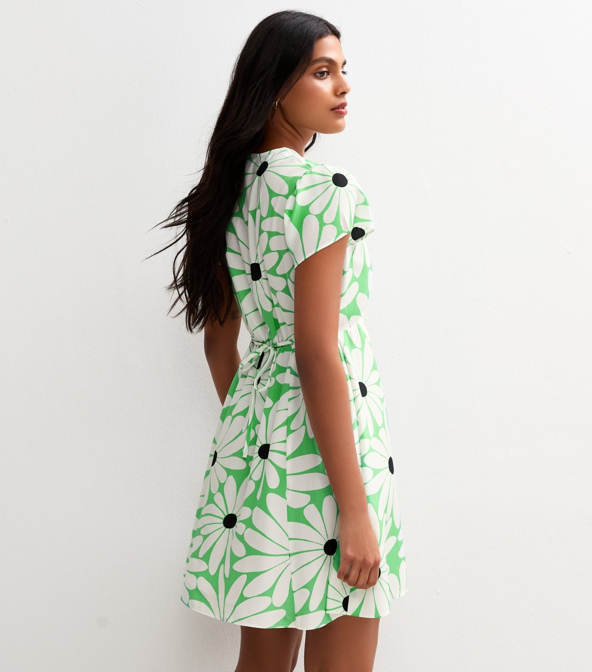 New Look Women's Green Daisy Print Tie Neck Mini Tea Dress New Look - 4