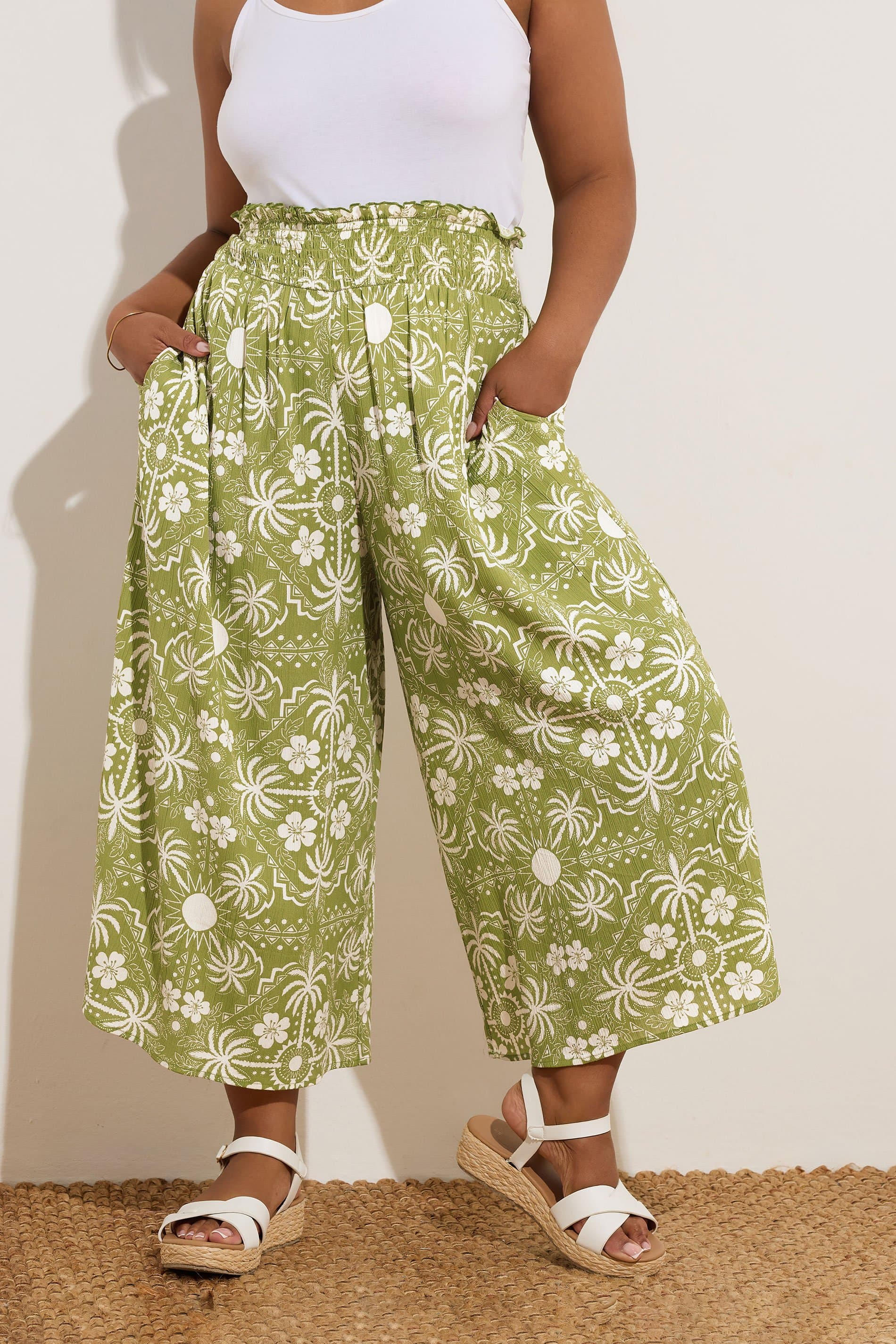 Yours Plus Size Green Palm Print Shirred Midaxi Culottes