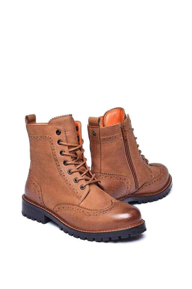 Moshulu Moshulu Women's 'Filico Warmlined' Brogue Leather Boot in Tan - 2