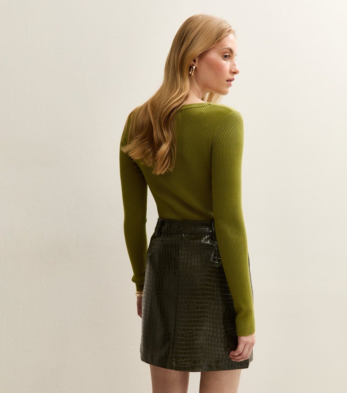 New Look Women's Khaki Crocodile Effect Faux Leather Mini Skirt New Look - 4