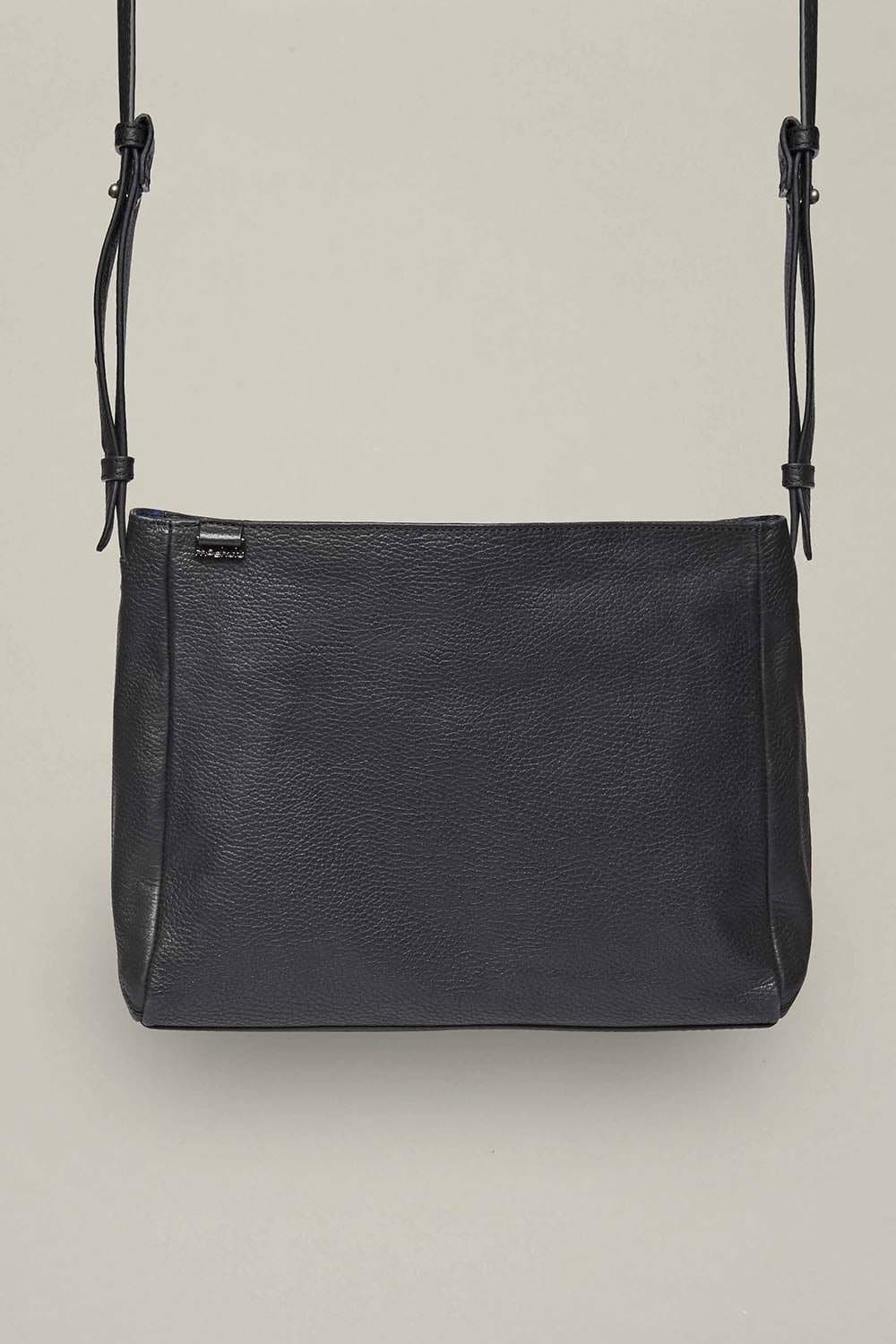 Moshulu Moshulu Women's 'Steeple' Leather Bag in Black