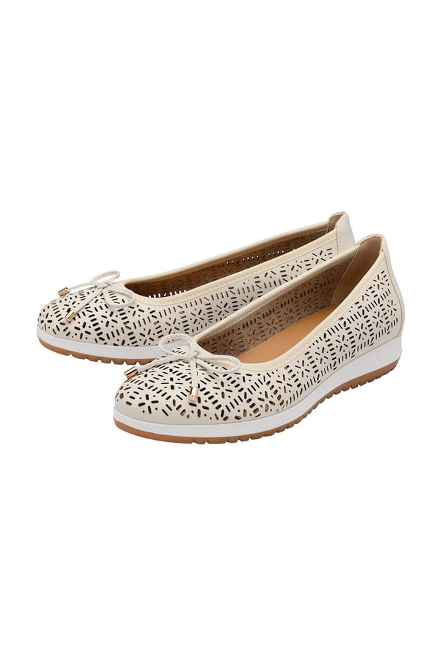 Lotus Lotus Women's 'Helen' Ballerina Shoes in Natural - 2