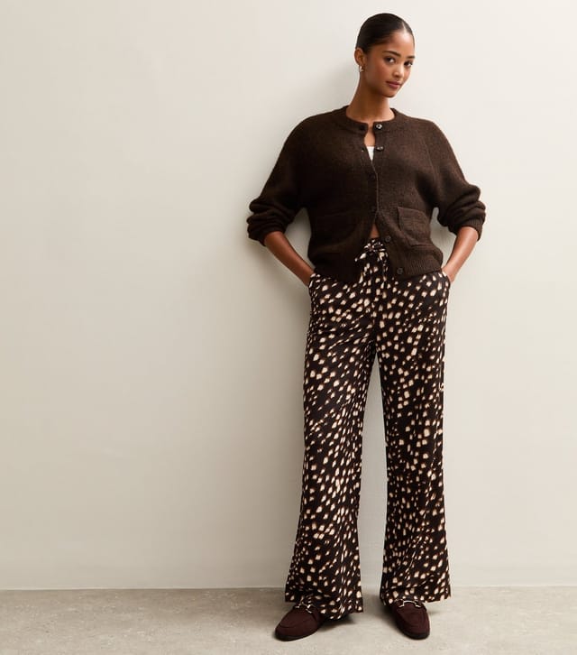 New Look Women's Brown Abstract Print Textured Wide Leg Trousers New Look - 3