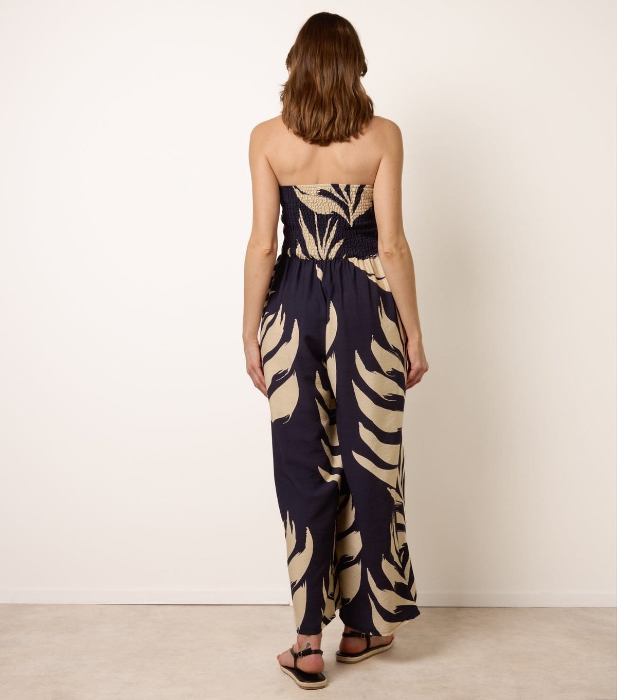 Blue Vanilla Women's Navy Bandeau Leaf Pattern Jumpsuit Blue Vanilla New Look - 4