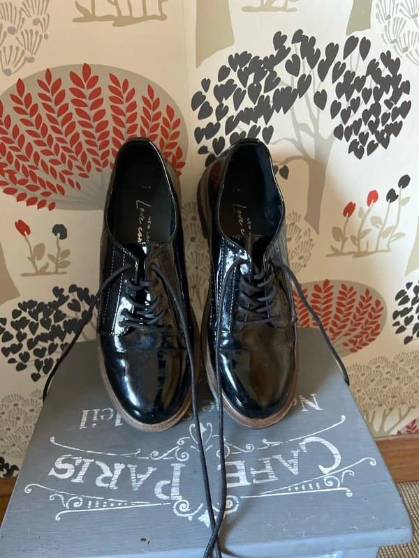 New Look New Look . Black Faux patent leather brogues. Size 6