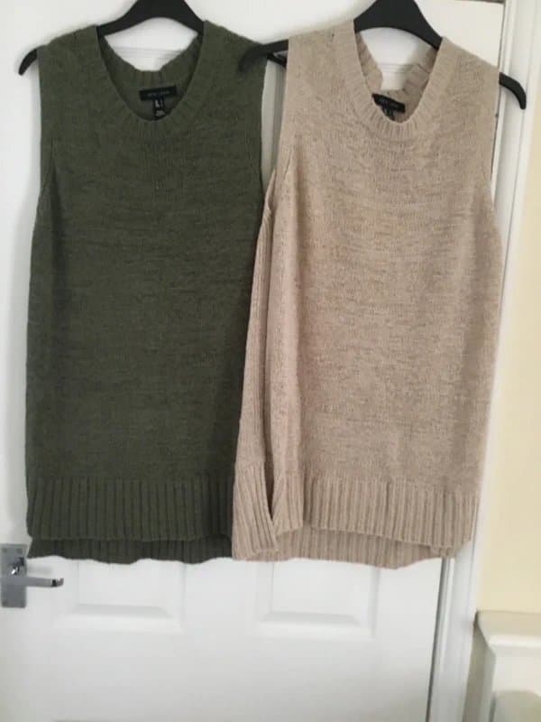 New Look Bundle of 2 New Look knitted sleeveless tops
