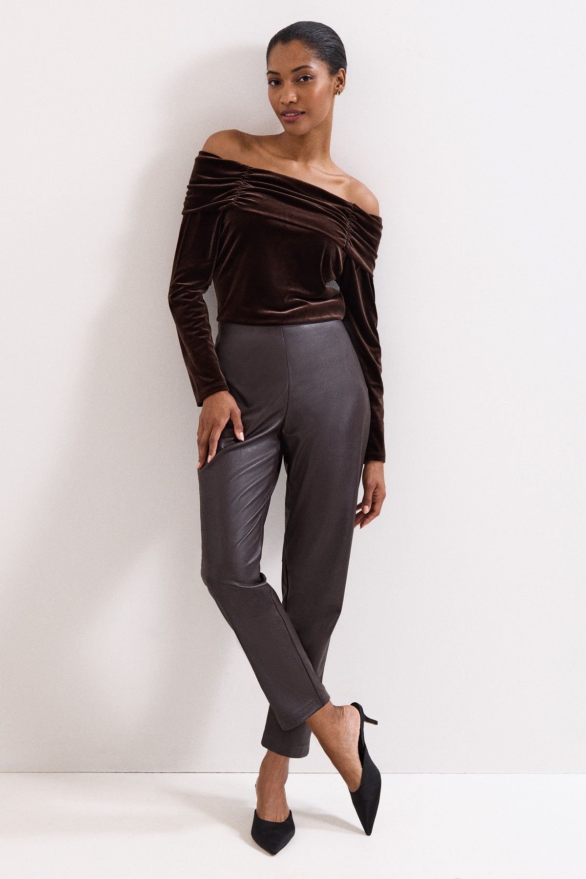 Phase Eight Phase Eight Women's Mya PU Crop Trouser in Dark Brown - 3