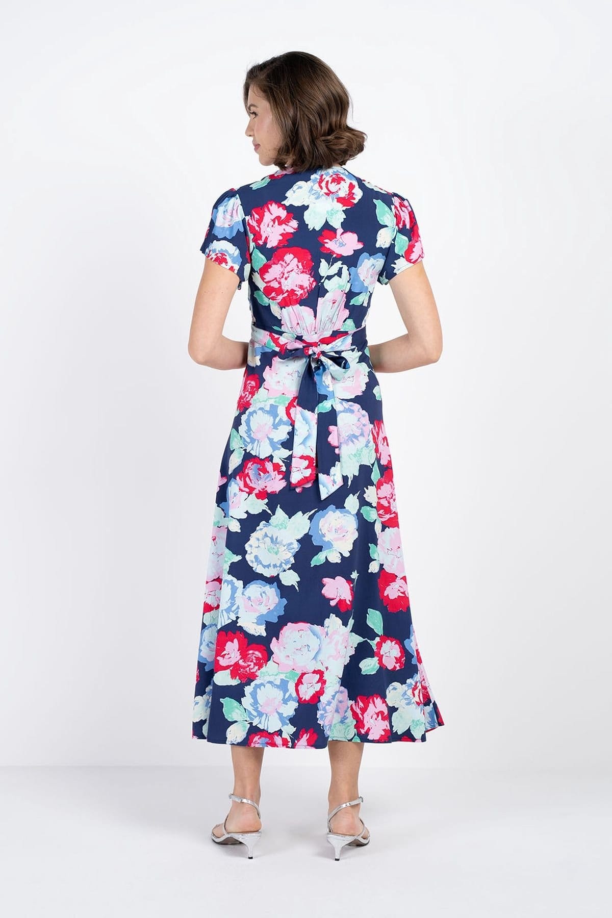 Kettlewell Kettlewell Women's Floral Print Tie Back Midi Dress in Navy - 4