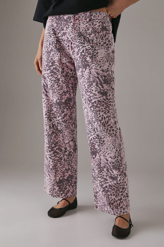 Warehouse Warehouse Women's Printed Denim Low Rise Dad Jeans in Leopard - 2