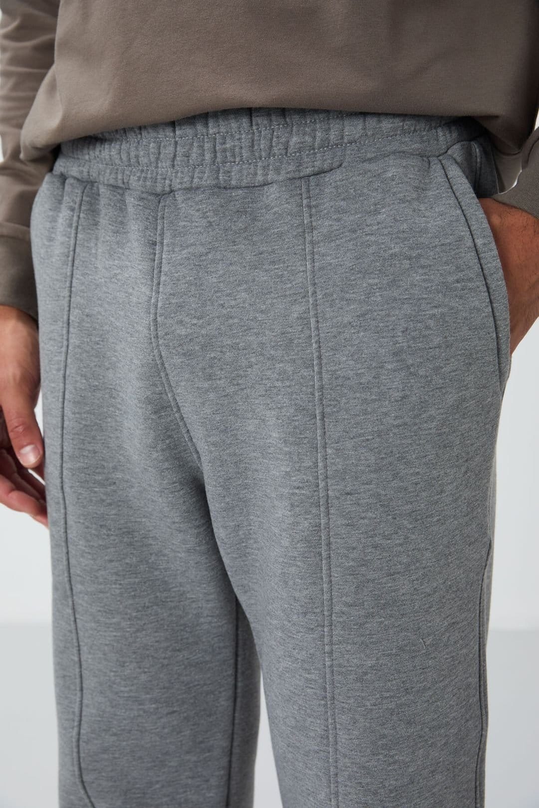 Tommy Life Tommy Life Men's Regular Fit Cotton-Polyester Sweatpants in Grey - 4