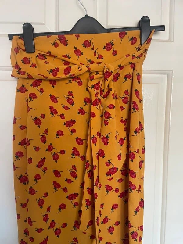 Never Fully Dressed Never Fully Dressed Yellow and Roses Wrap Skirt size 8