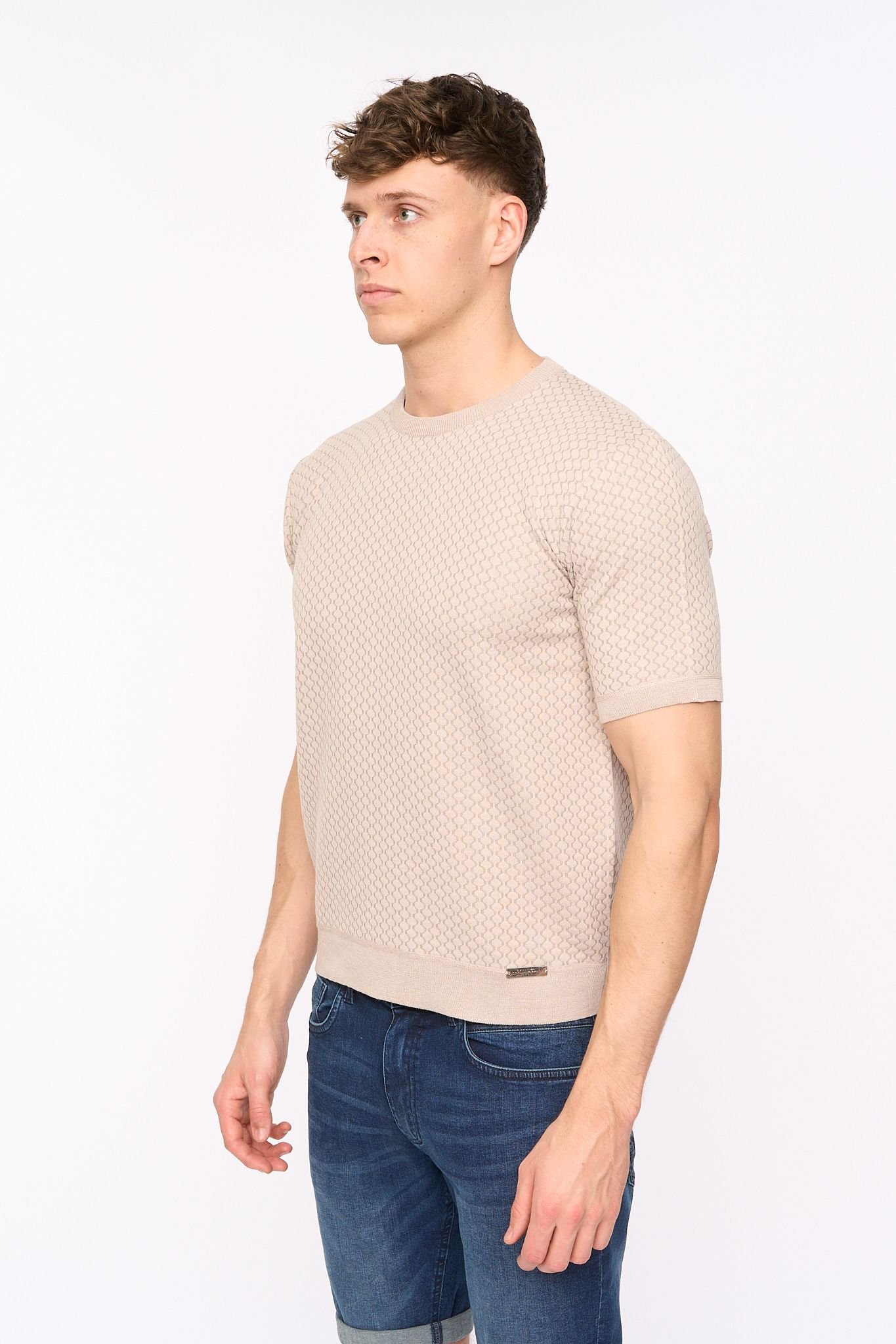 Duck and Cover Duck and Cover Men's Mataso Structured Knitted T-Shirt with Metal Badge in Stone - 2