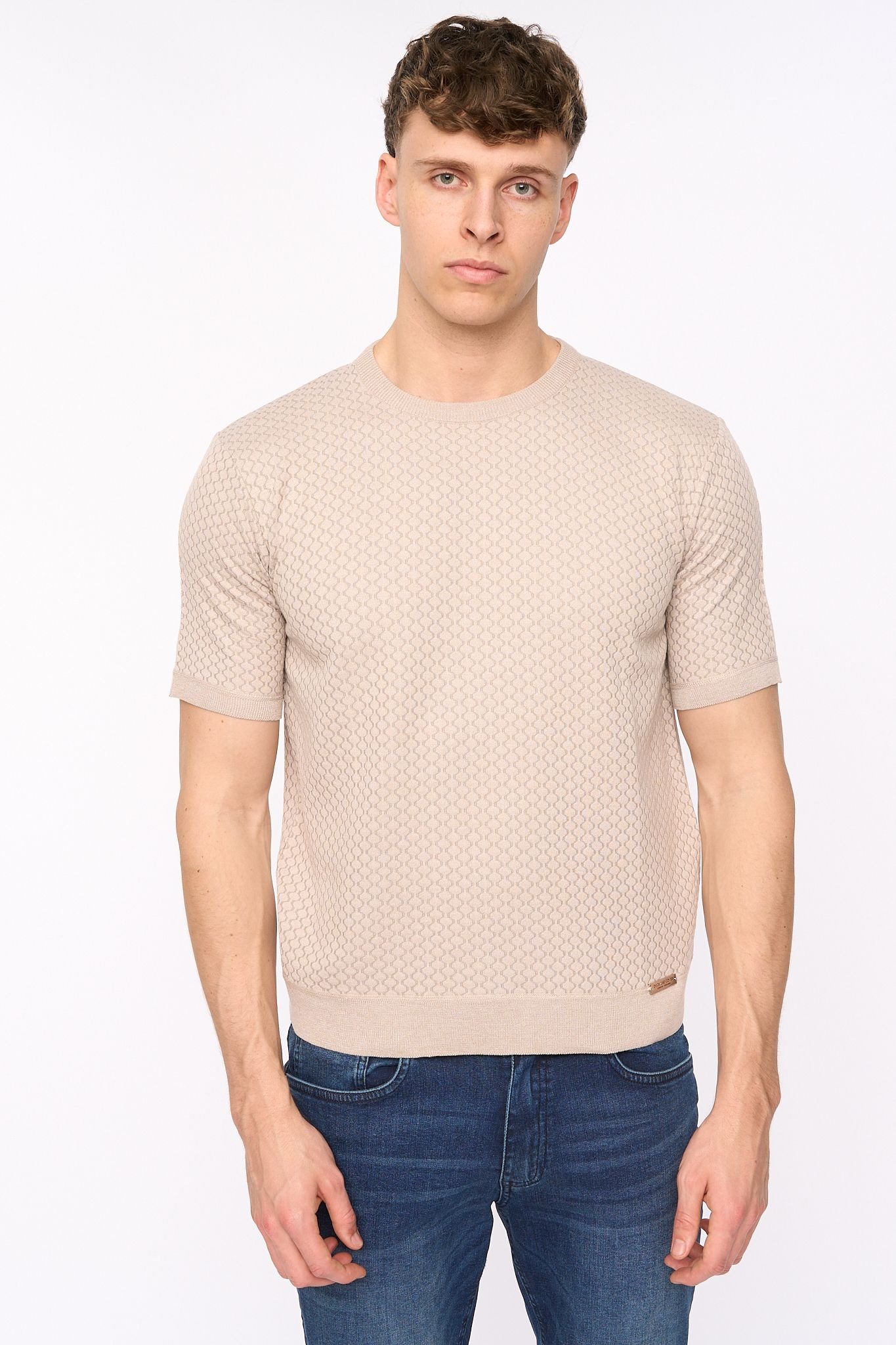 Duck and Cover Duck and Cover Men's Mataso Structured Knitted T-Shirt with Metal Badge in Stone - 3