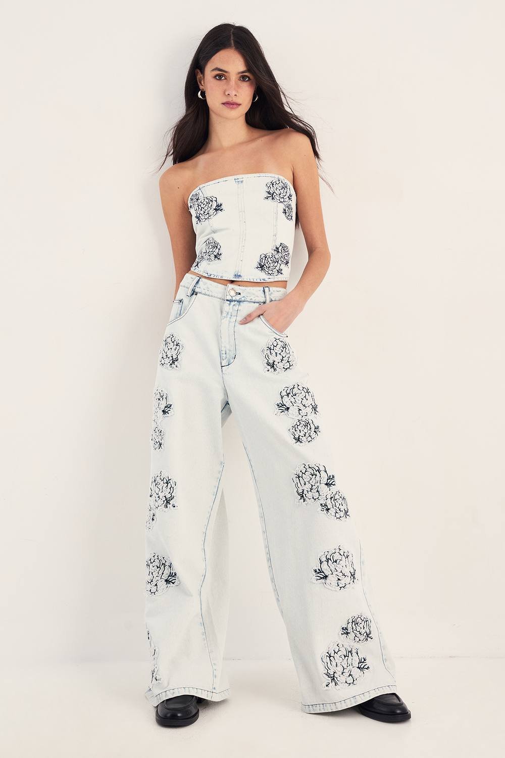 NastyGal NastyGal Women's Floral Embroidered Bleach Wash Baggy Denim Jean Co-ord - 2