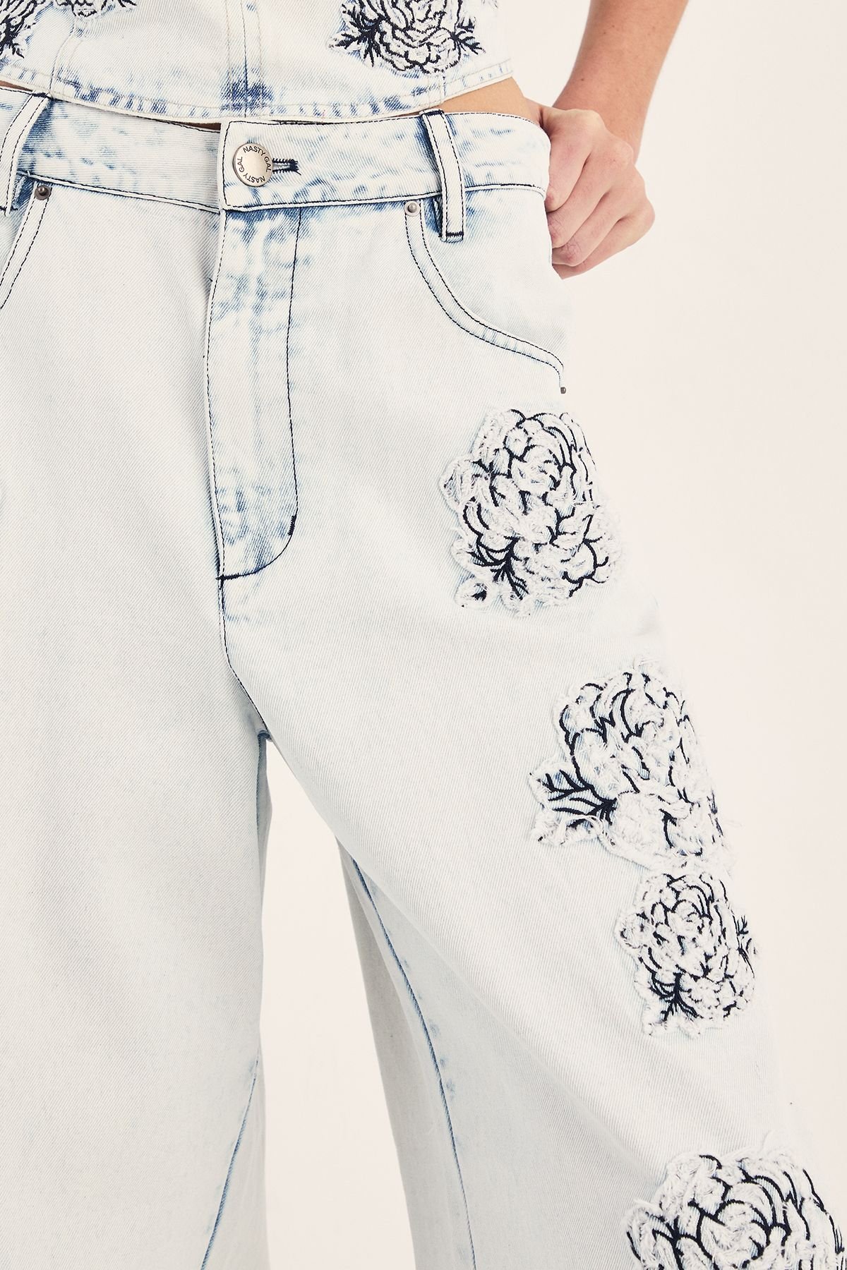 NastyGal NastyGal Women's Floral Embroidered Bleach Wash Baggy Denim Jean Co-ord - 3