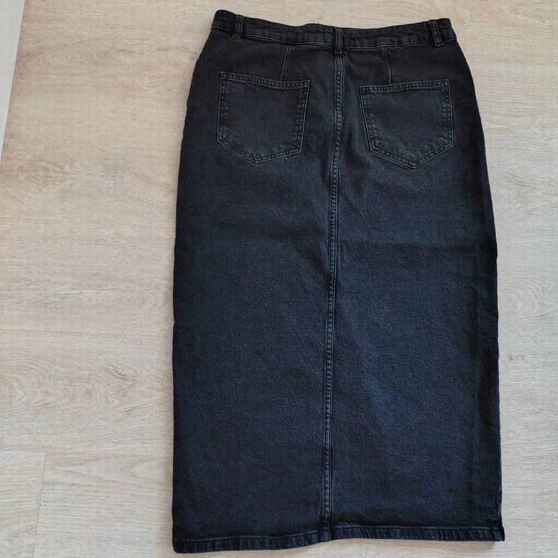 ASOS Design ASOS Black Denim Skirt in size 16 Petite