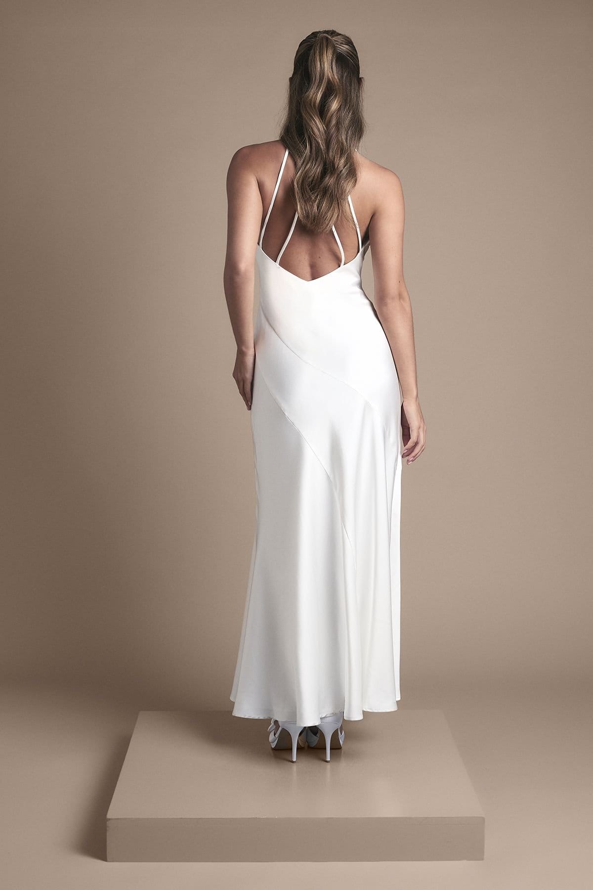 Oasis Oasis Women's Cowl Halterneck Satin Maxi Wedding Dress in Ivory - 4