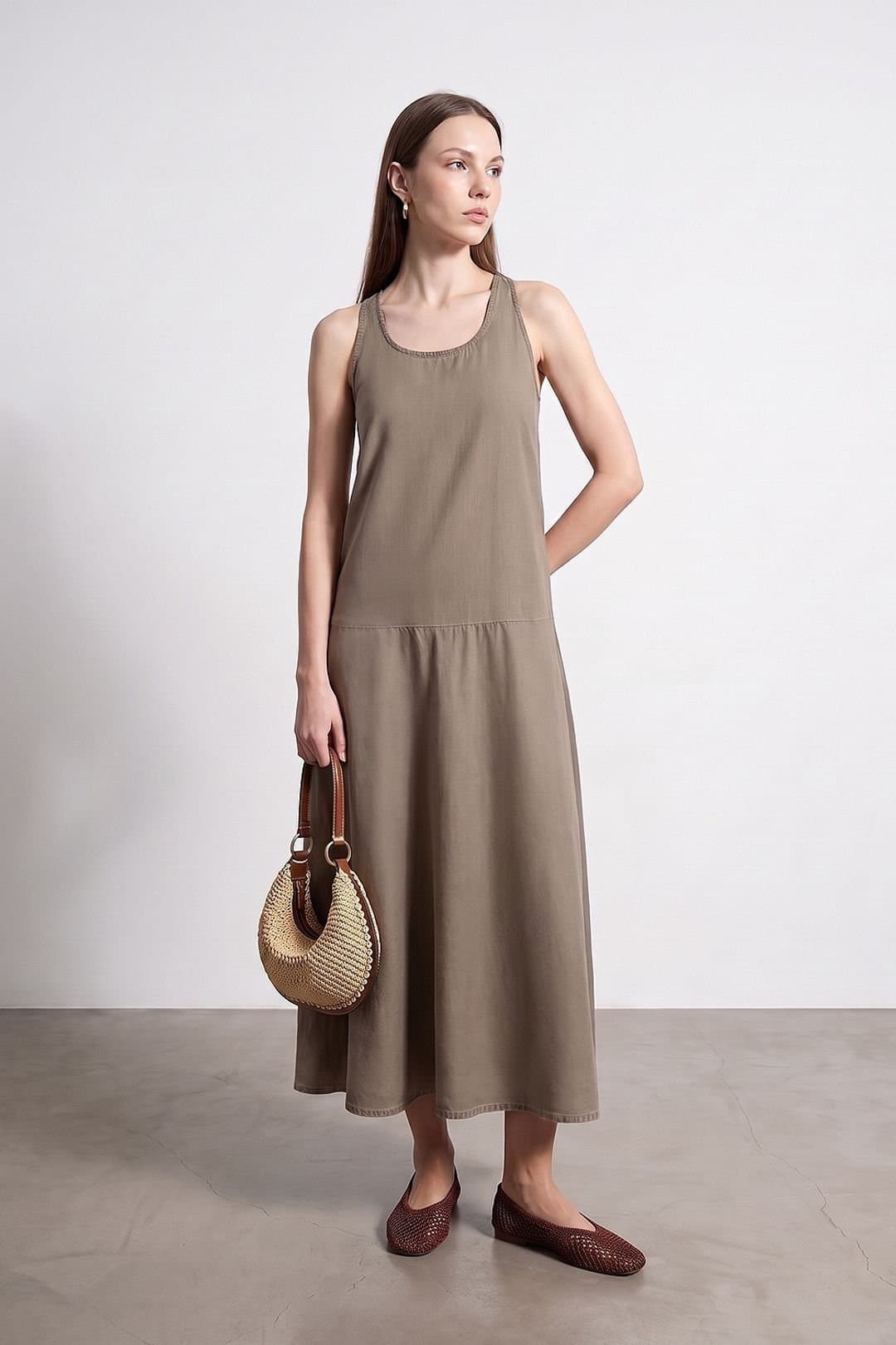 Dilvin Dilvin Women's Sleeveless Straight Maxi Dress in Khaki