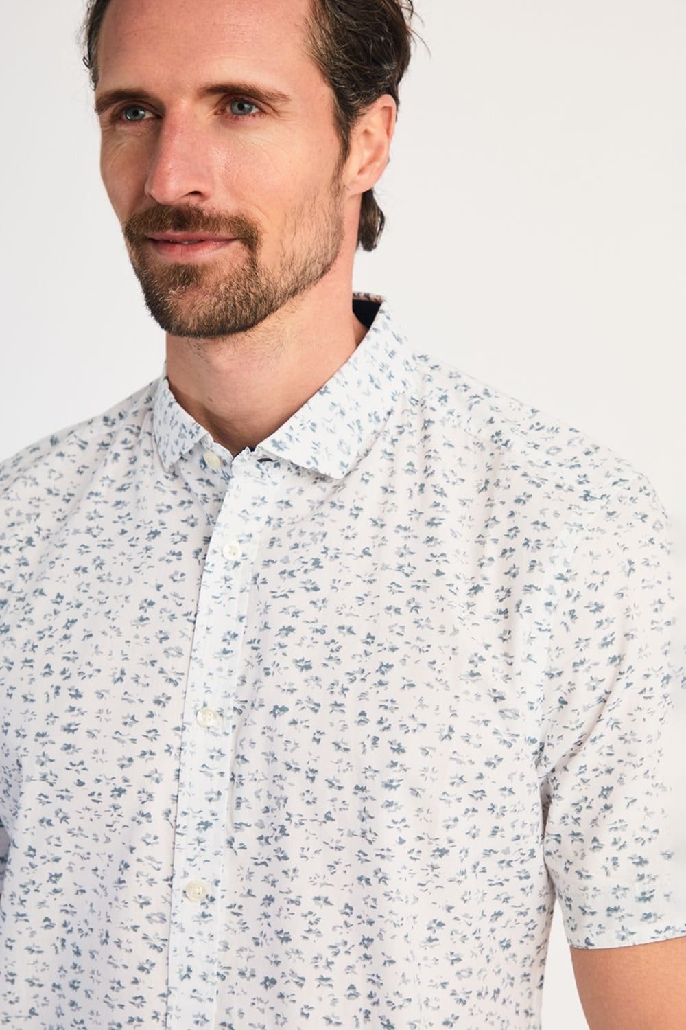 French Connection French Connection Men's Cotton Short Sleeve Floral Shirt in White - 4