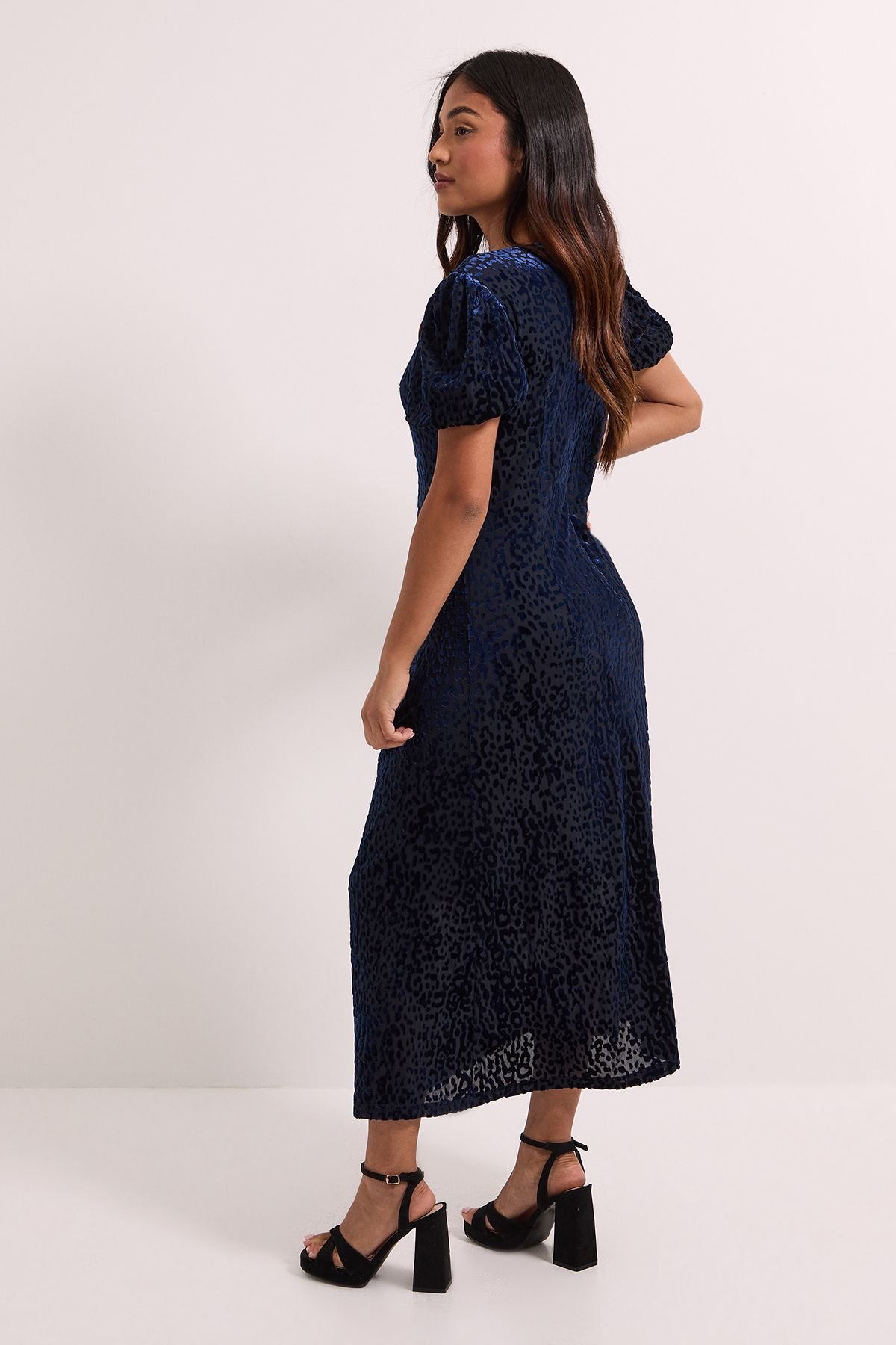 Dorothy Perkins Dorothy Perkins Women's Petite DP Luxe Cowl Neck Puff Sleeve Midi Dress in Leopard - 4