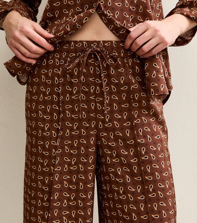New Look Women's Brown Satin Paisley Wide Leg Trousers New Look - 2