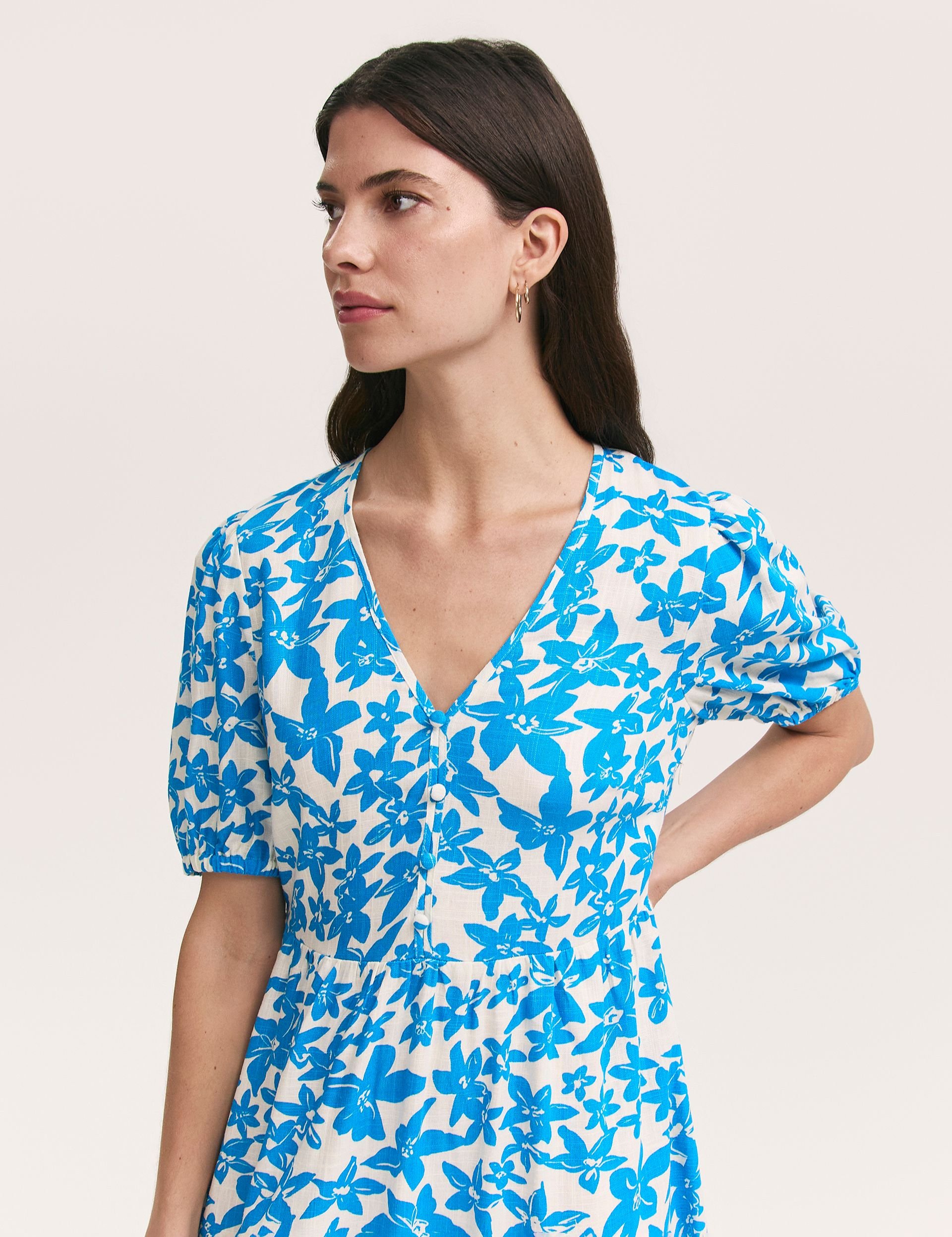 Finery London Finery London Women's Sabine Floral Tiered Midi Dress in White - 2