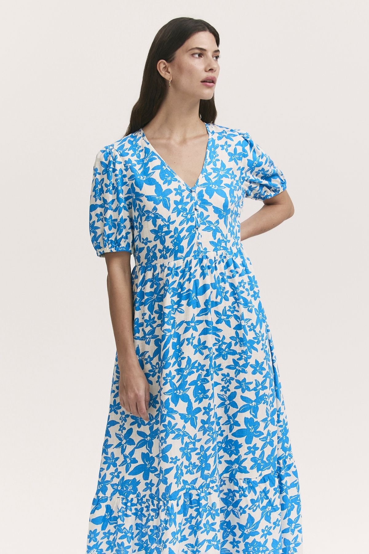 Finery London Finery London Women's Sabine Floral Tiered Midi Dress in White - 4