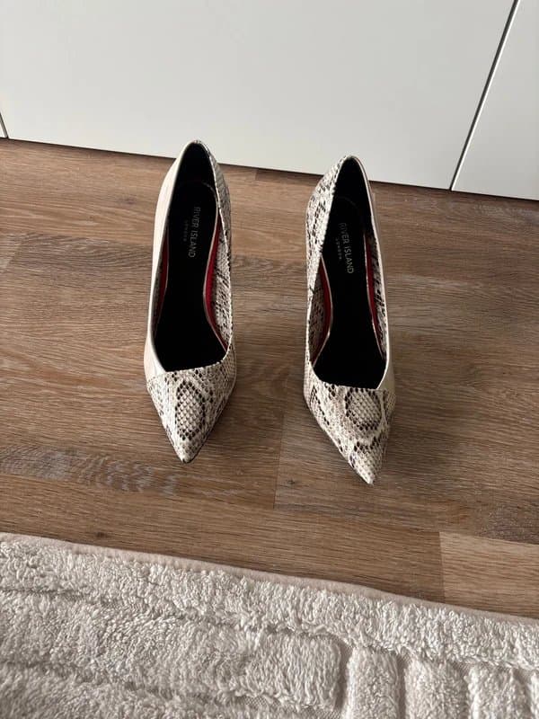 River Island Snakeskin point heel