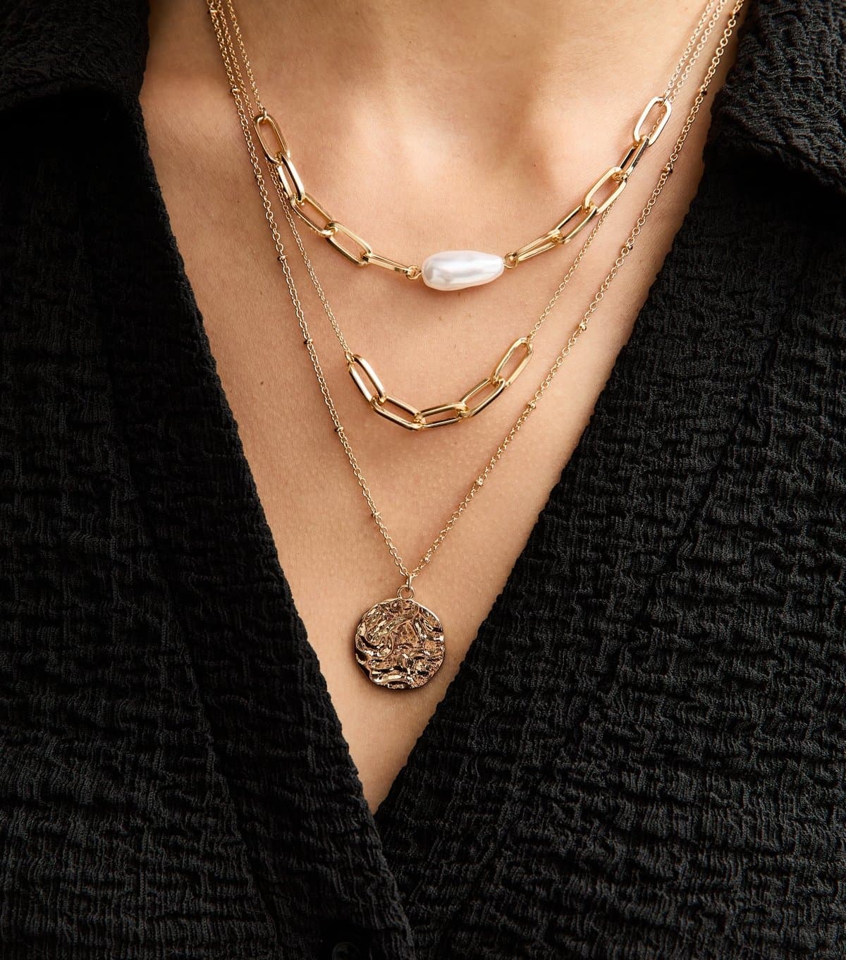 New Look Gold Tone Triple Chain Hammered Disk Necklace New Look