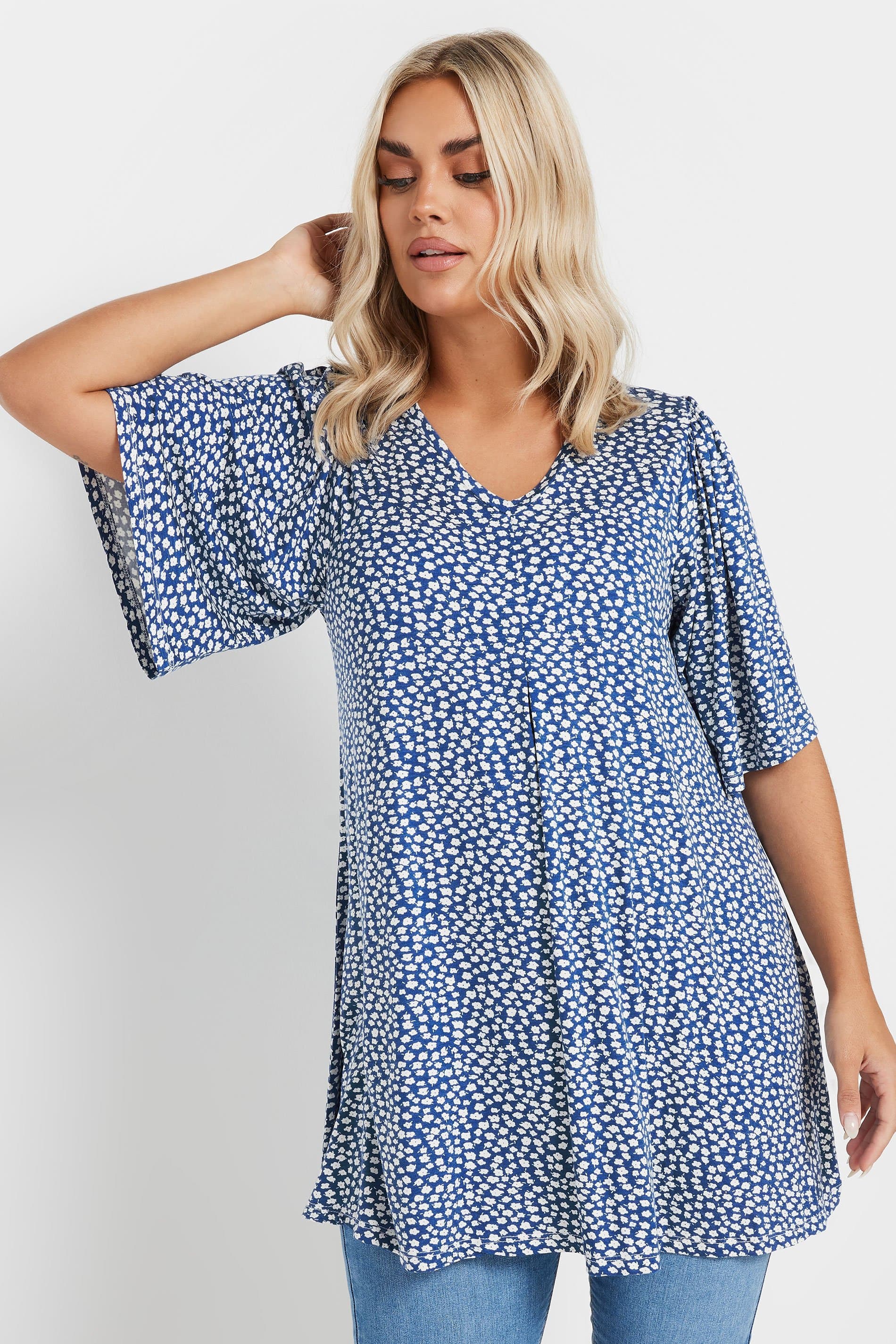 Yours Plus Size Blue Ditsy Floral Print Pleated Swing Top