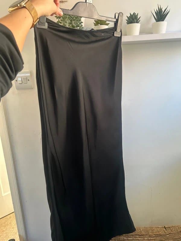 ASOS Design Asos design Black satin skirt size 6