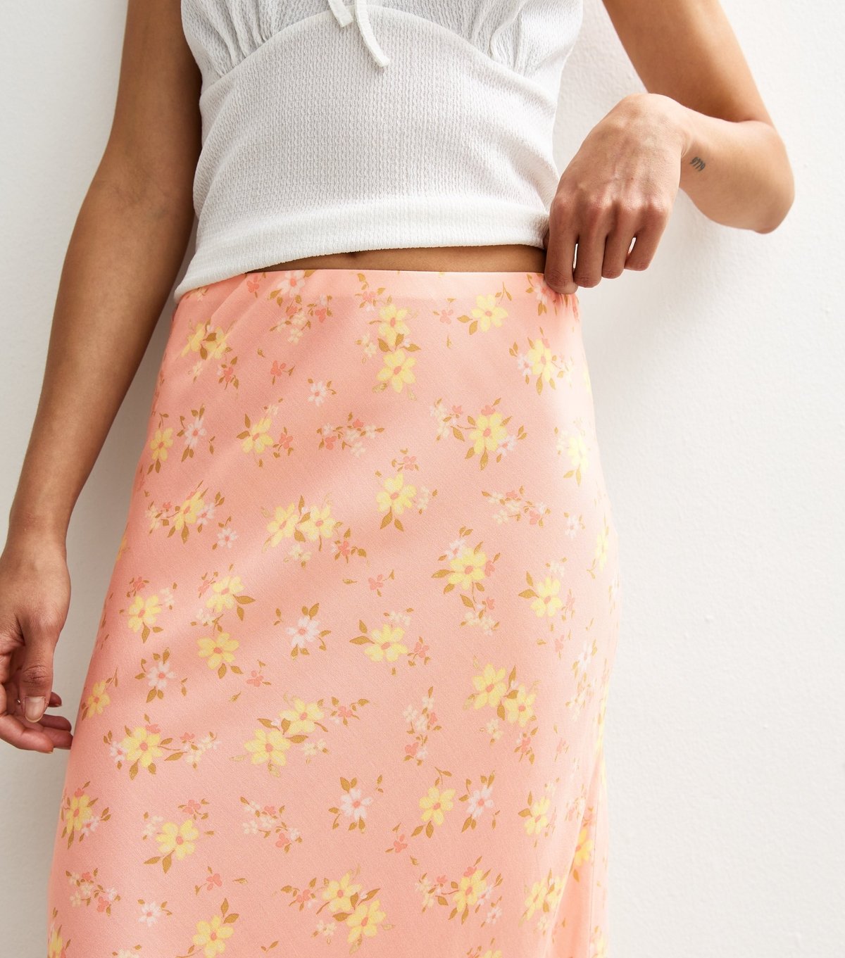 New Look Women's Pink Floral Print Bias Cut Midi Skirt New Look - 3