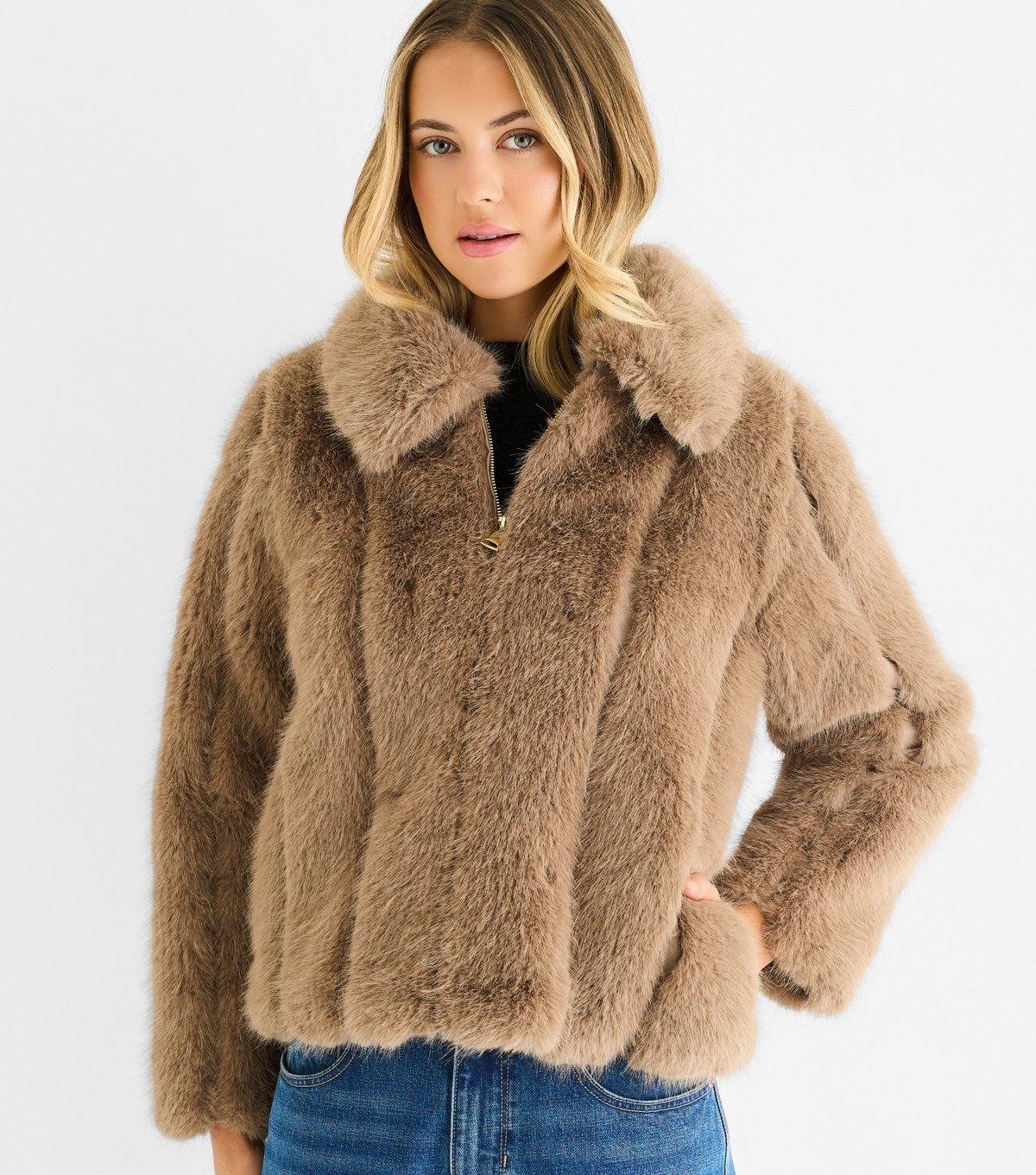 Gini London Women's Stone Faux Fur Short Jacket Gini London New Look - 1