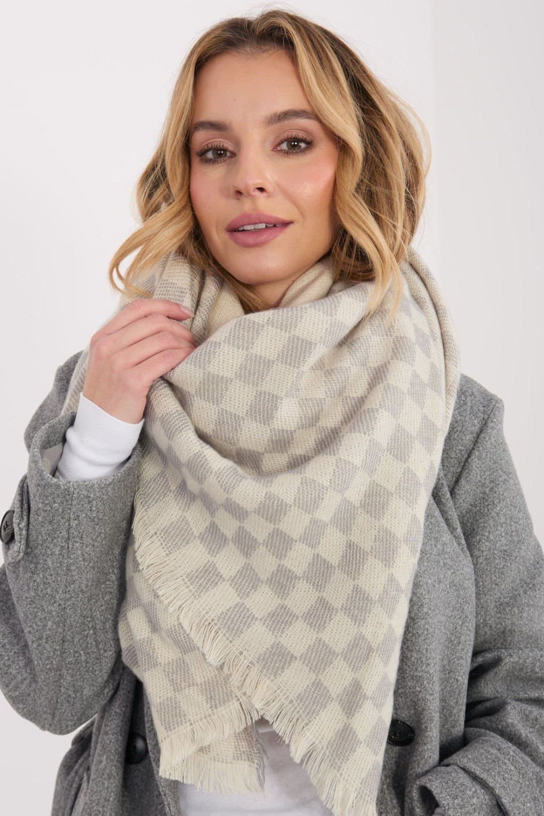 Love Lace Love Lace Women's Geometric Viscose Wool Scarf Shawl with Fringe Edge Wrap in Beige