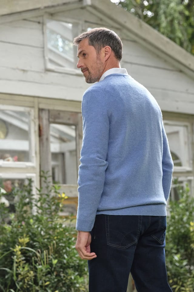 WoolOvers WoolOvers Men's 100% Wool V Neck Jumper in Baby Blue - 3