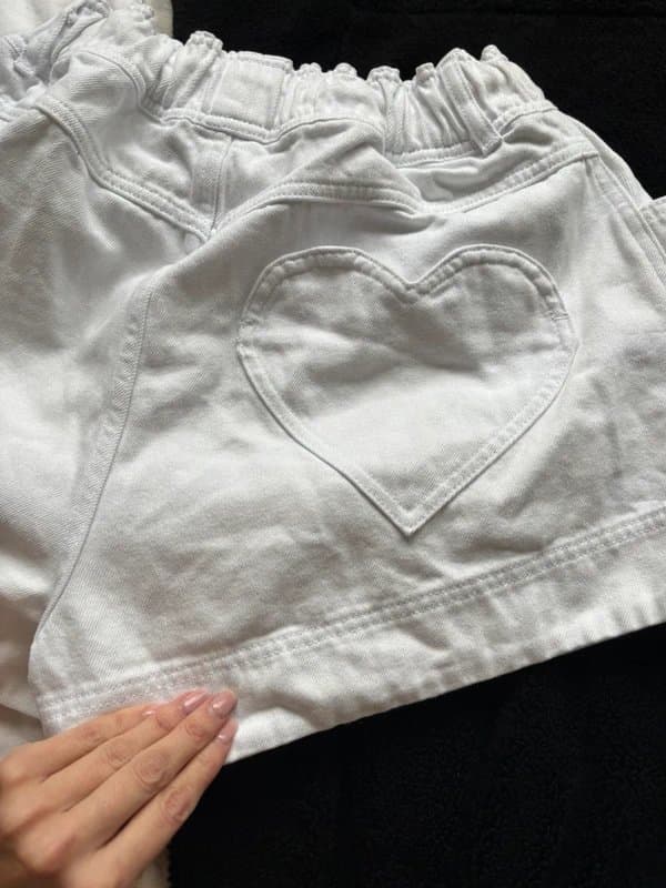 ASOS ASOS luxe drawstring denim flippy short with heart pocket in white UK 10