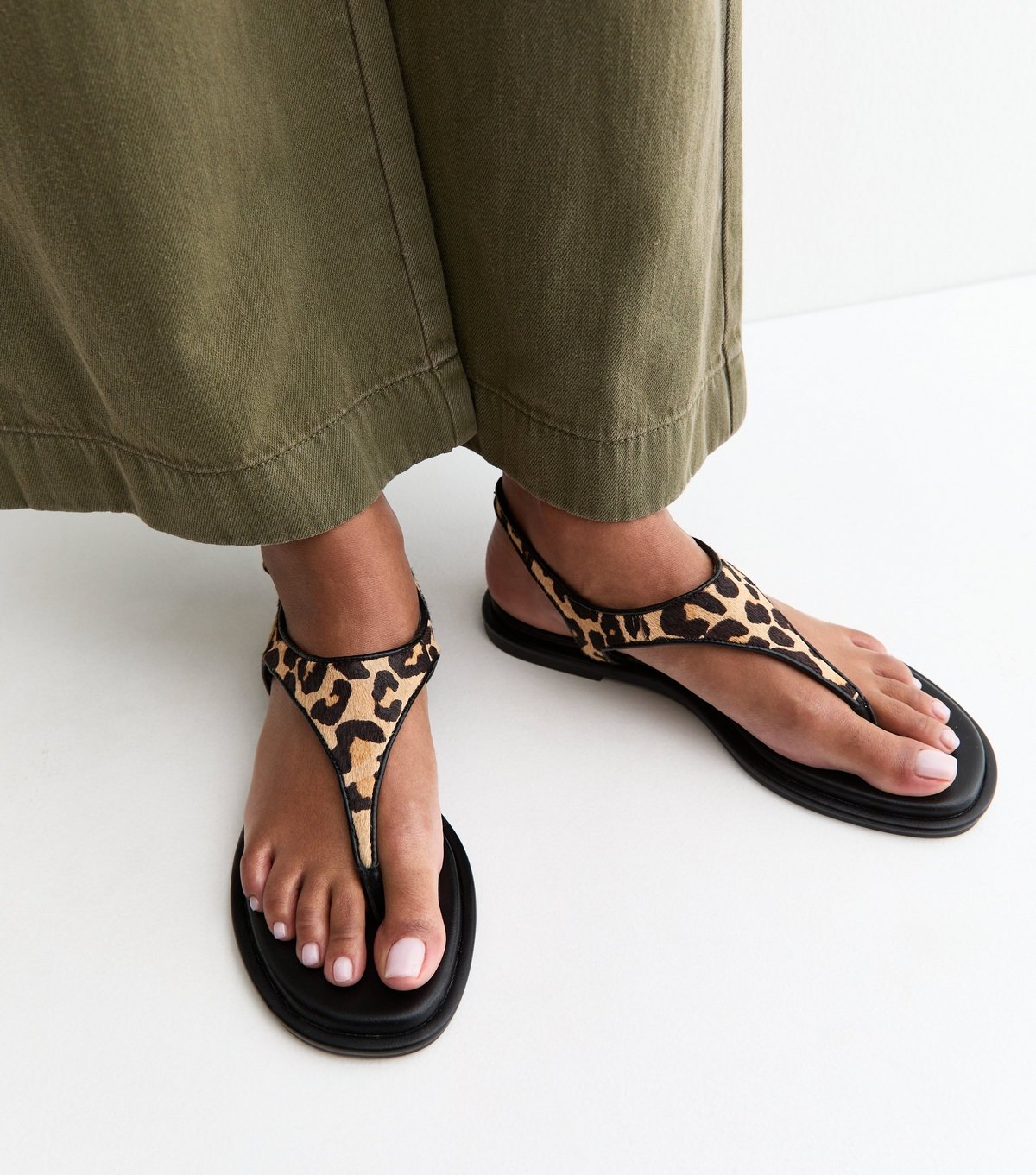 New Look Women's Premium Real Leather Stone Pony Hair Leopard Print Toe Post Sandals New Look - 2