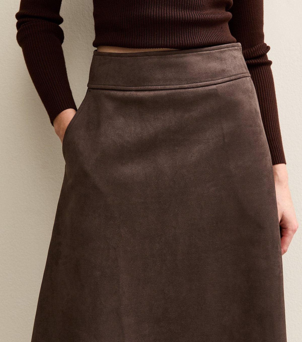 New Look Women's Dark Brown Faux Suede A Line Midi Skirt New Look - 2