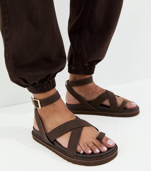 New Look Women's Brown Faux Suede Toe Loop Chunky Flat Sandals Vegan New Look - 2