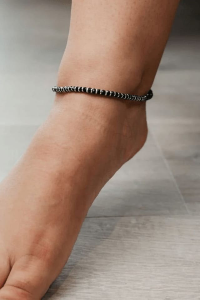 The Colourful Aura The Colourful Aura Women's Sterling Silver Black Bead Chain Summer Indie Silver Indian Payal Emo Anklet - 2