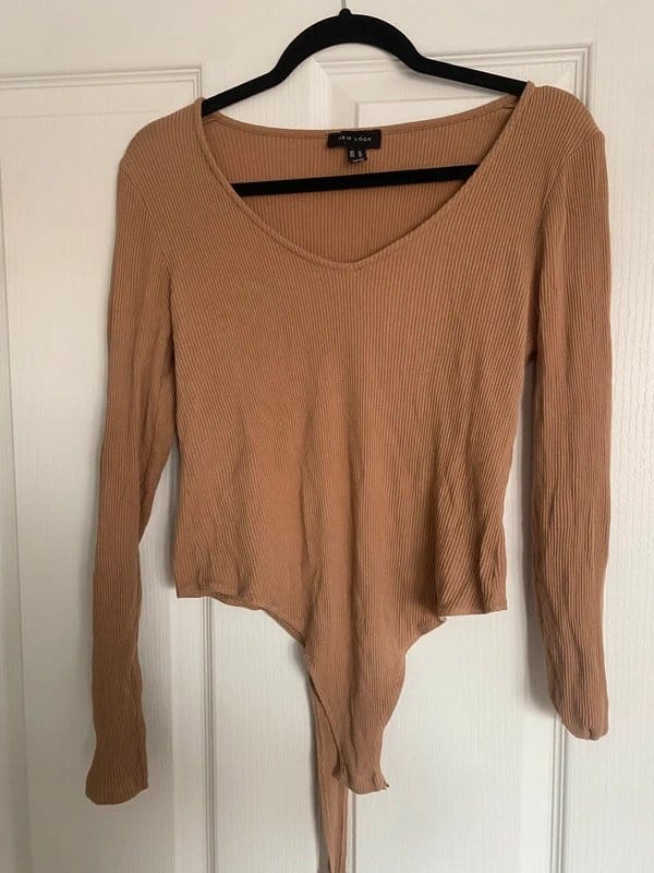 New Look New Look Brown V Neck bodysuit - 1