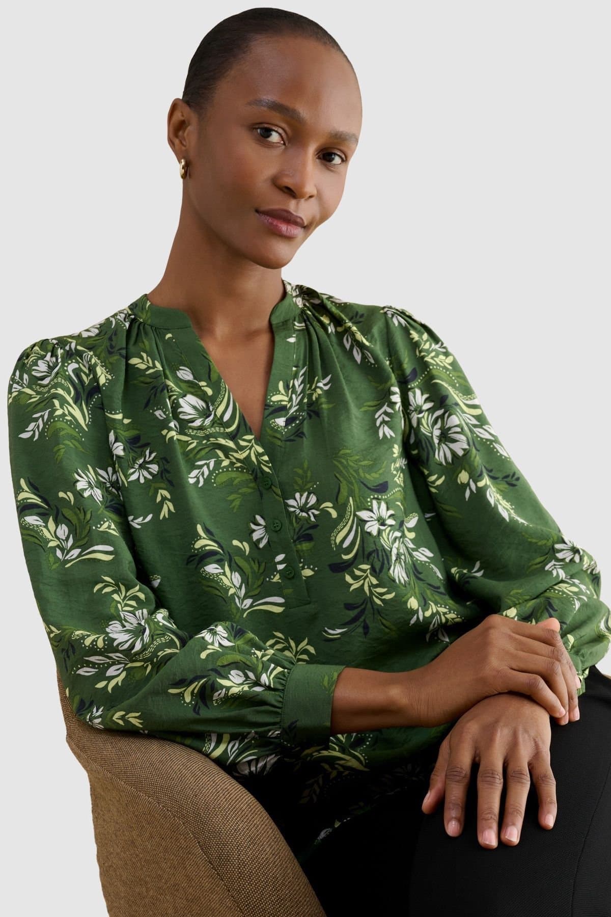 Hobbs London Hobbs London Women's Sylvia Mandarin Collar Printed Blouse in Dark Olive