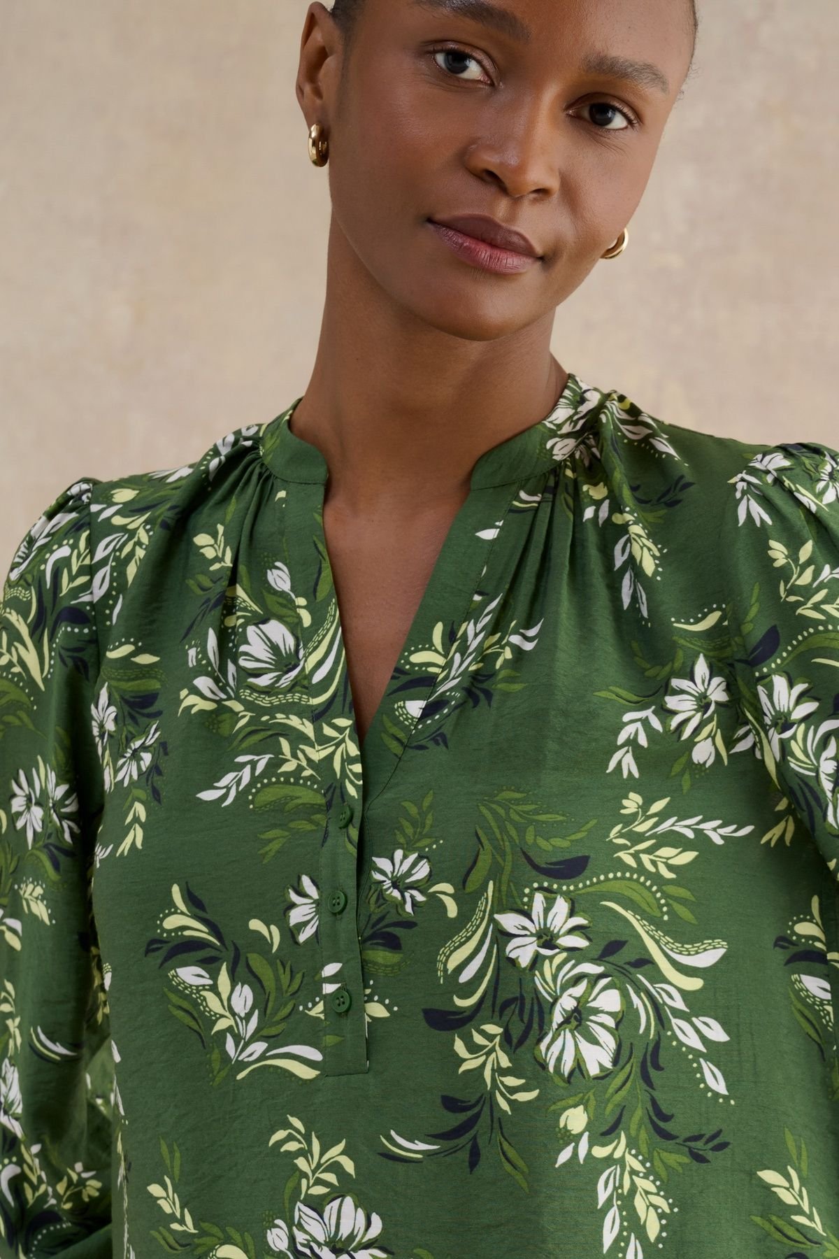 Hobbs London Hobbs London Women's Sylvia Mandarin Collar Printed Blouse in Dark Olive - 3