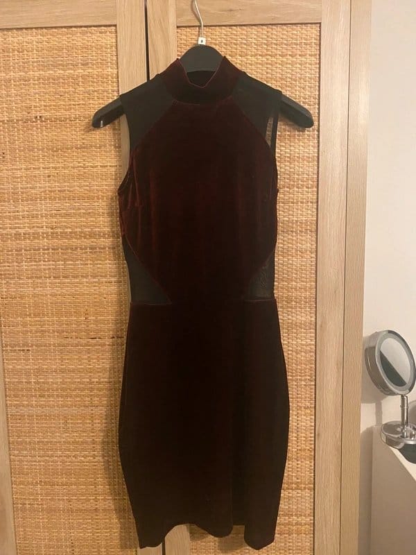 New Look Burgundy Velvet Sleeveless Dress