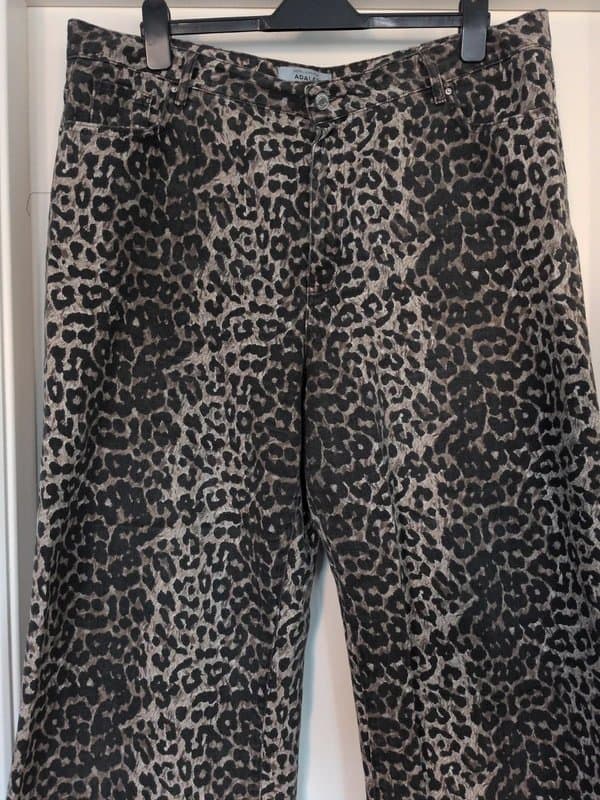 New Look New Look Adalae Leopard Print Wide Leg Jeans - size 18