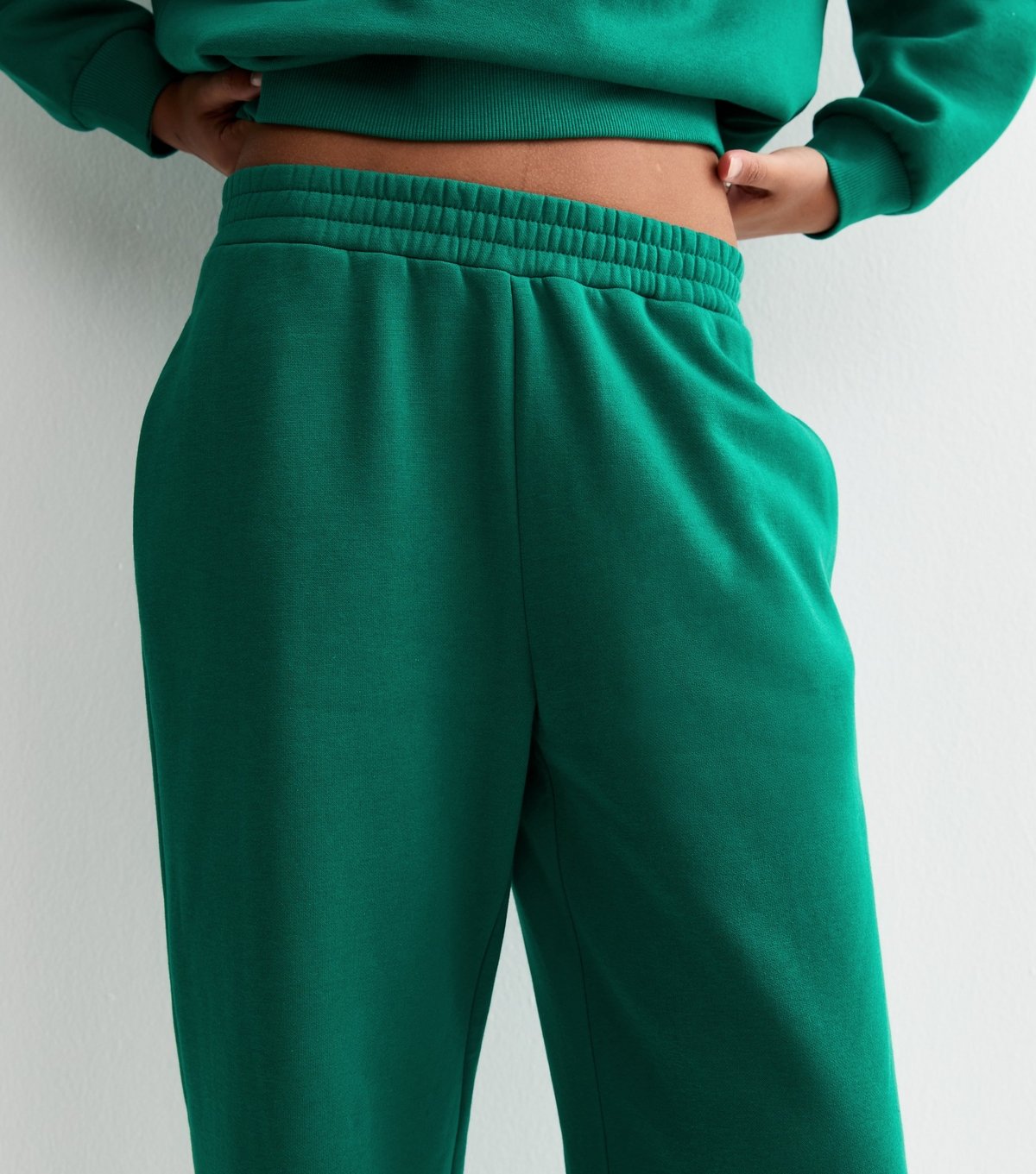 New Look Women's Green Wide Leg Relaxed Fit Joggers New Look - 2