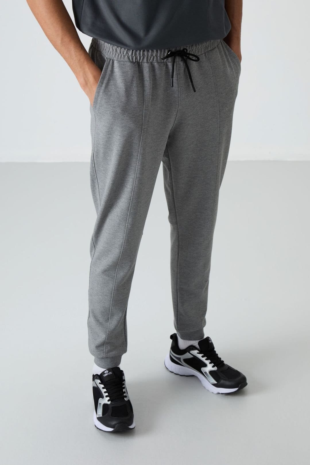 Tommy Life Tommy Life Men's Fleece Jogger Sweatpants in Light Grey - 4