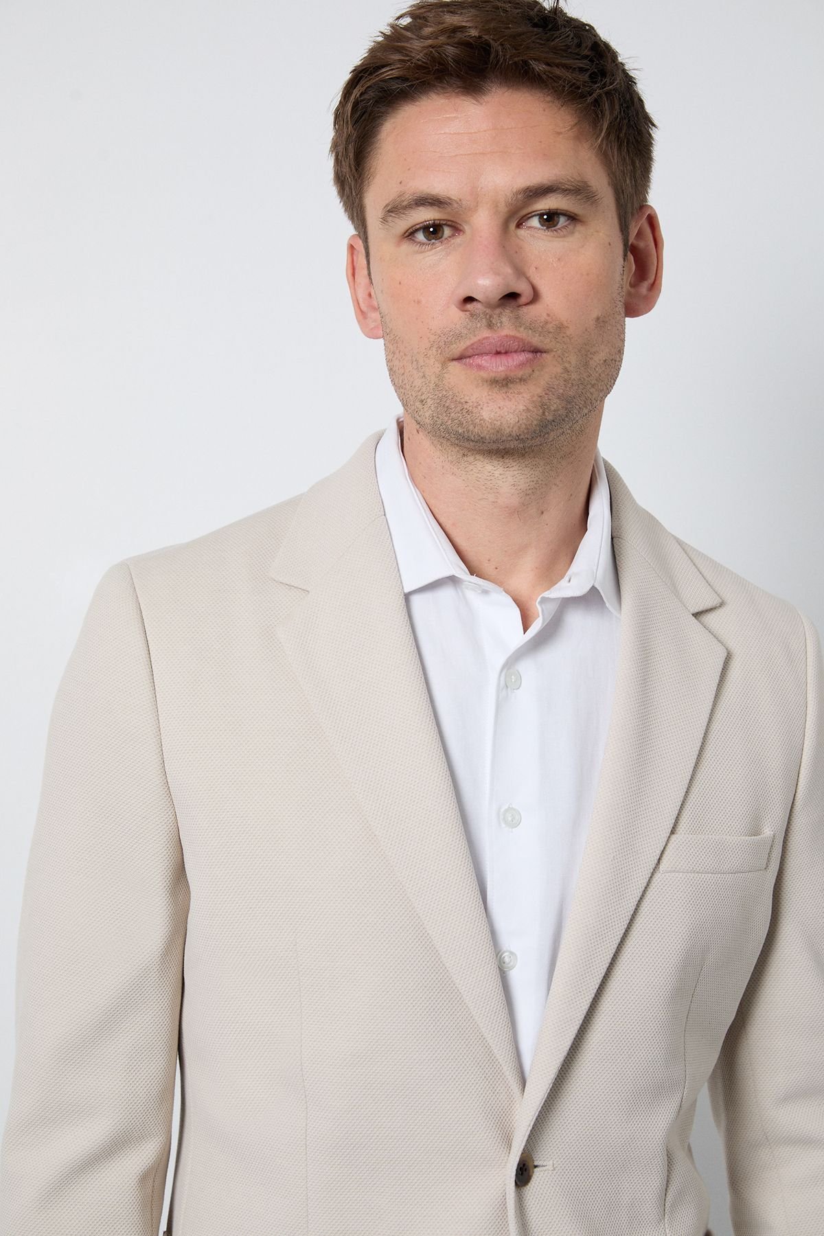 Burton Burton Men's Neutral Pique Patch Pocket Slim Fit Blazer - 3