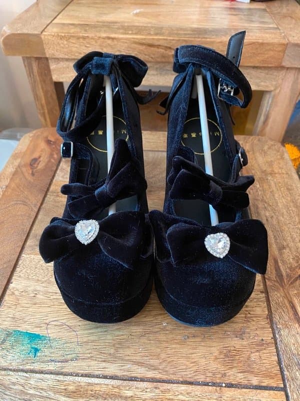 heart of doll Heart of Doll black velvet platform heels size 2